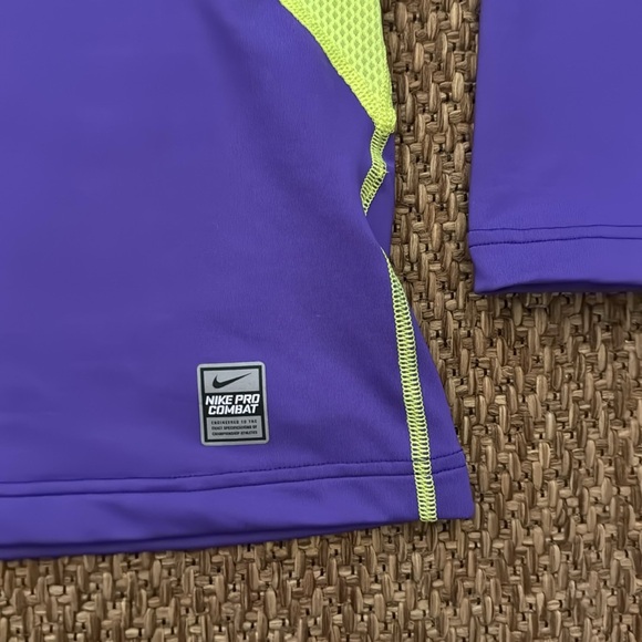 Nike Men's Pro Combat HyperWarm Dri-FIT Max - Picture 2 of 7